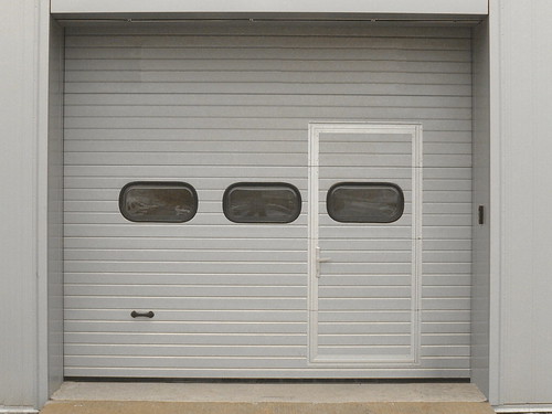 Contemporary Living: Sectional Garage Doors in Bucharest Homes post thumbnail image